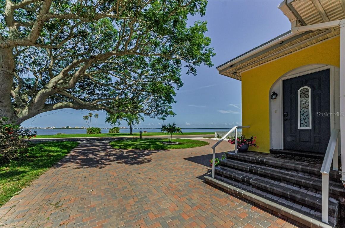 1951 Edgewater Dr., Clearwater, FL 33755