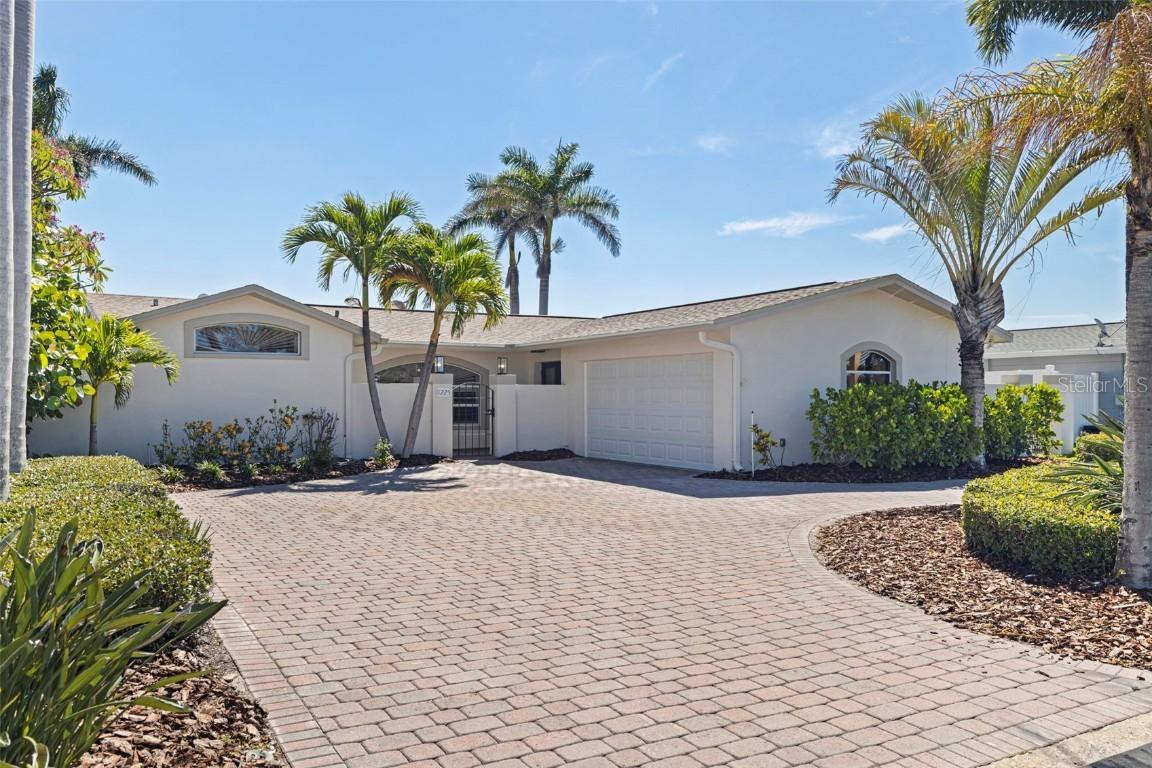 11225 4th St., Treasure Island, FL 33706