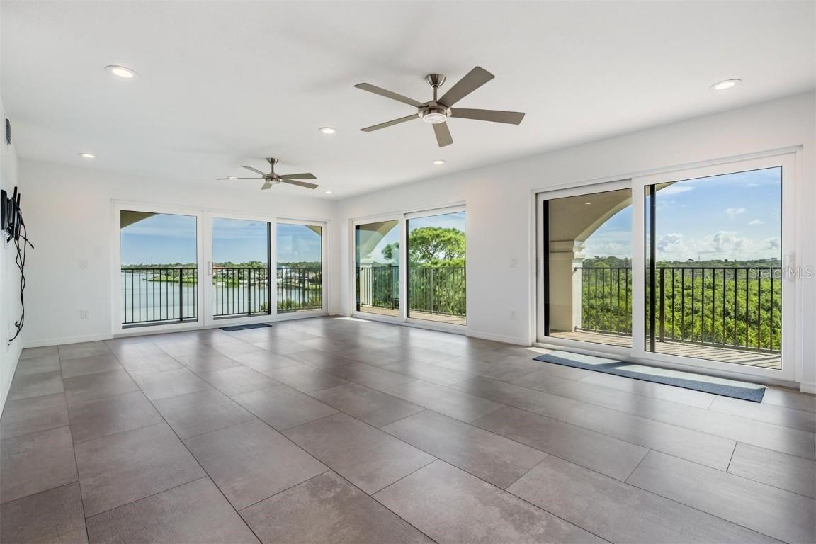244 Mariner Dr. #243-244, Tarpon Springs, FL 34689