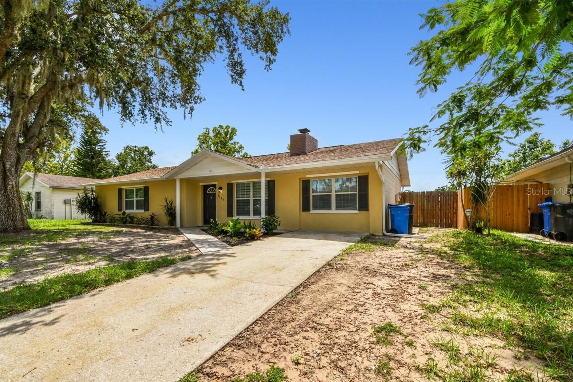 1320 Oak Valley Dr., Seffner, FL 33584