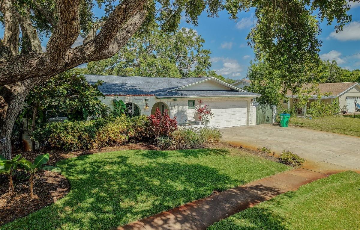 7699 92nd St., Seminole, FL 33777