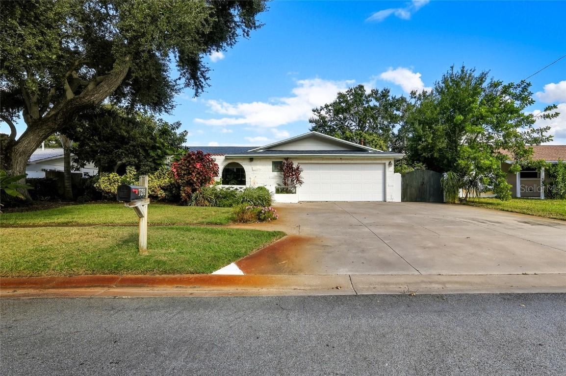 7699 92nd St., Seminole, FL 33777
