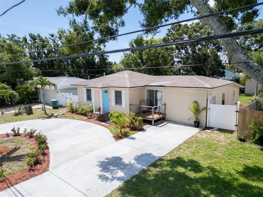 3115 Bay Ln., Clearwater, FL 33759