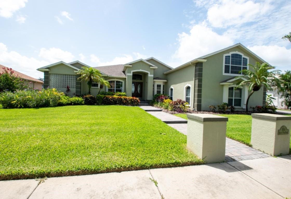 916 Bunker View Dr., Apollo Beach, FL 33572