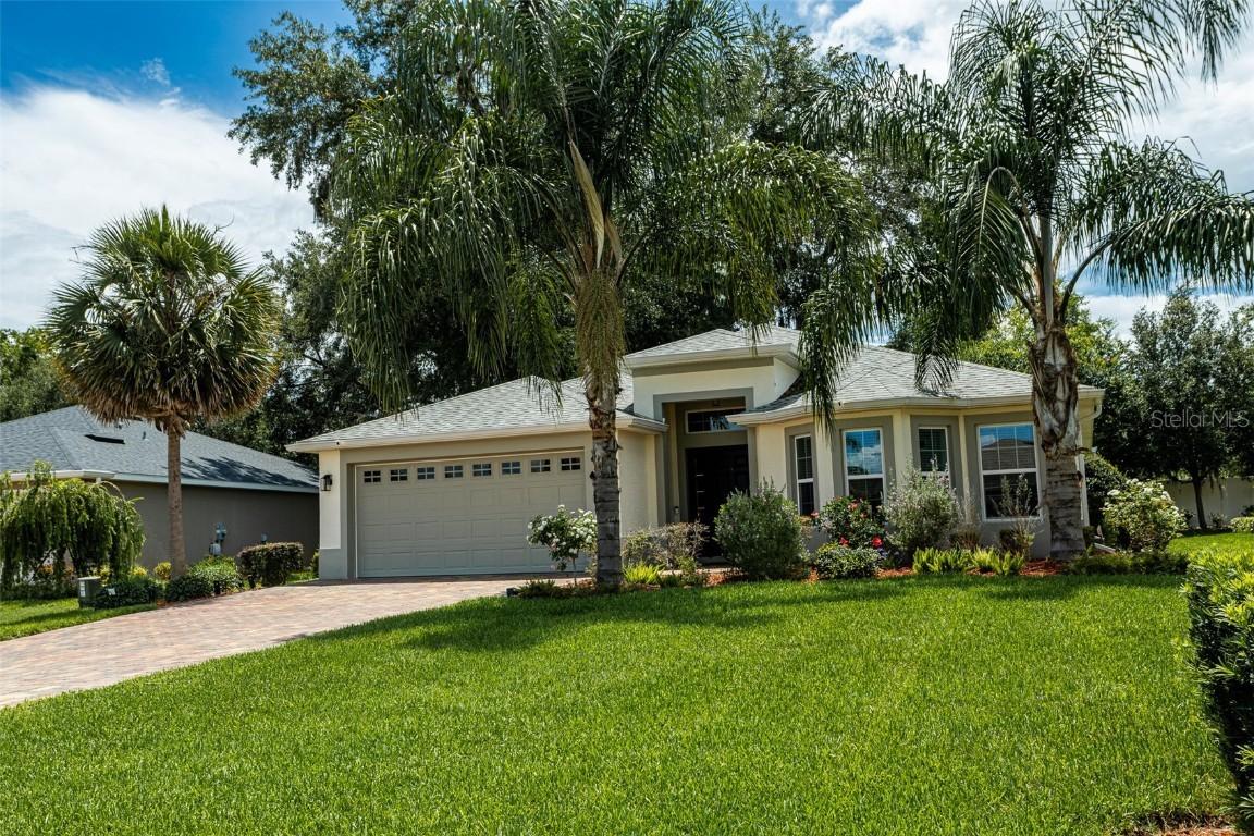 10274 Julia Isles Ave., Oxford, FL 34484