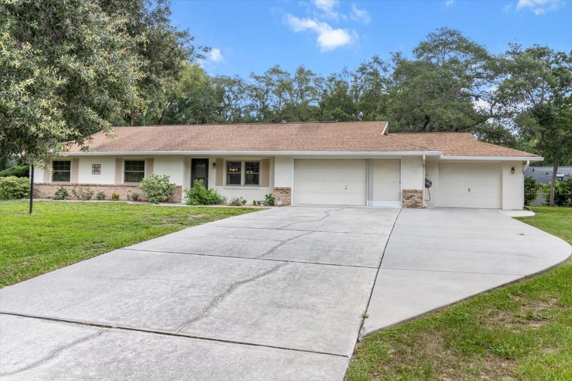 1446 E Saint James Loop, Inverness, FL 34453