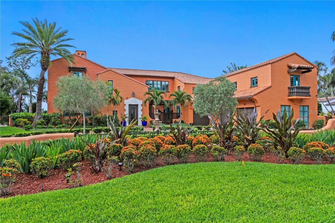 501 Brightwaters Blvd., St Petersburg, FL 33704