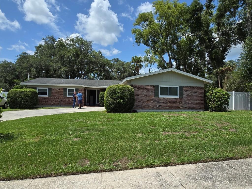 534 N Larry Cir., Brandon, FL 33511
