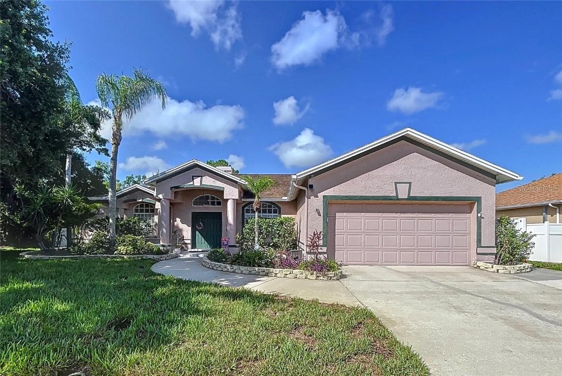 22804 Willow Lakes Dr., Lutz, FL 33549