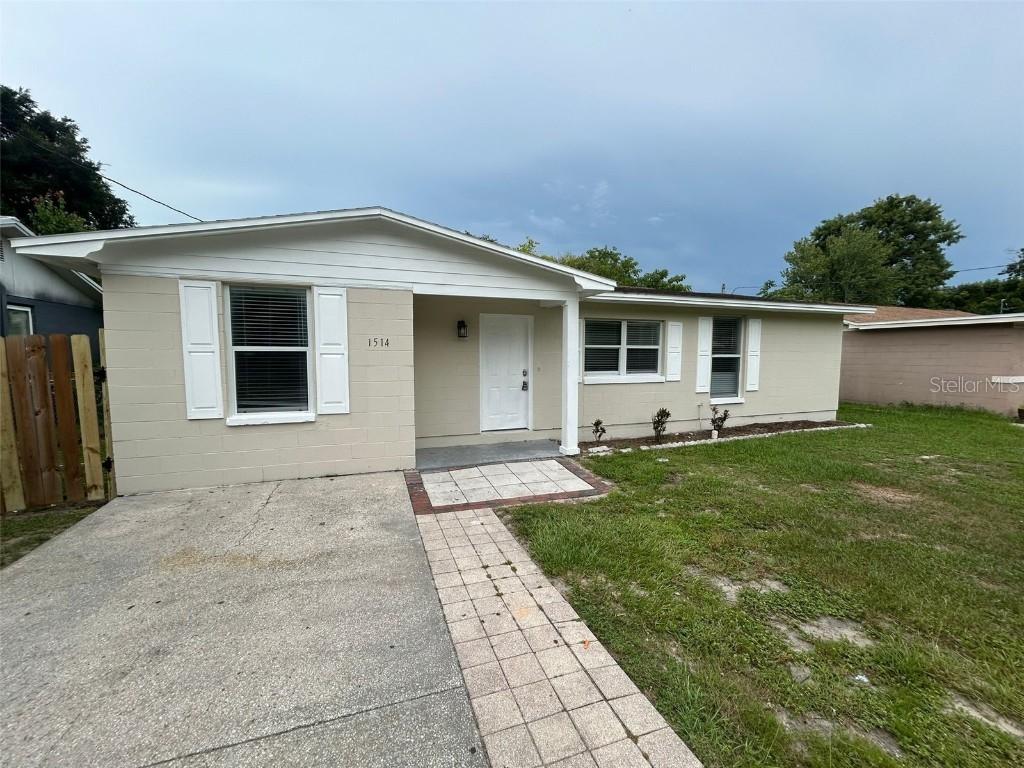 1514 Crest Ave., Leesburg, FL 34748