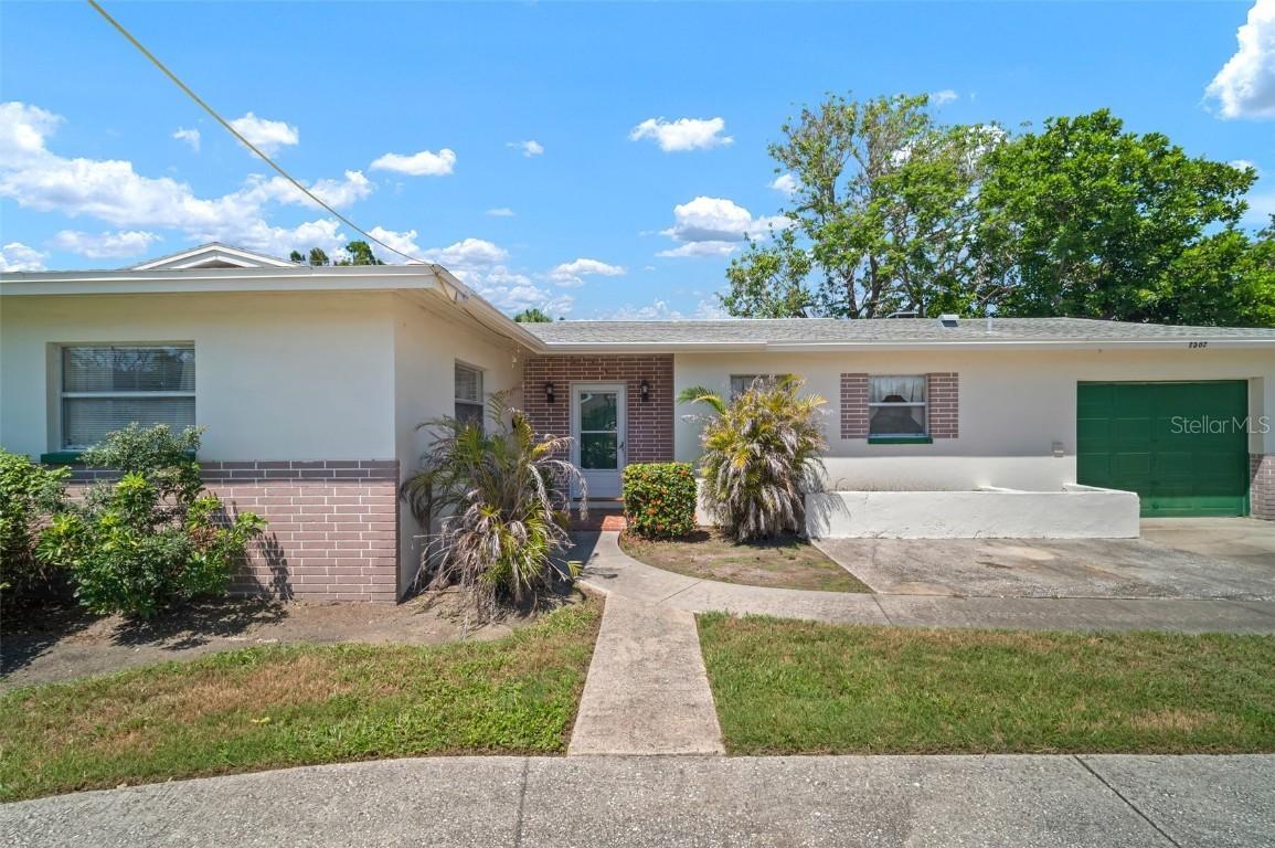 2502 Tropical Shores Dr., St Petersburg, FL 33705