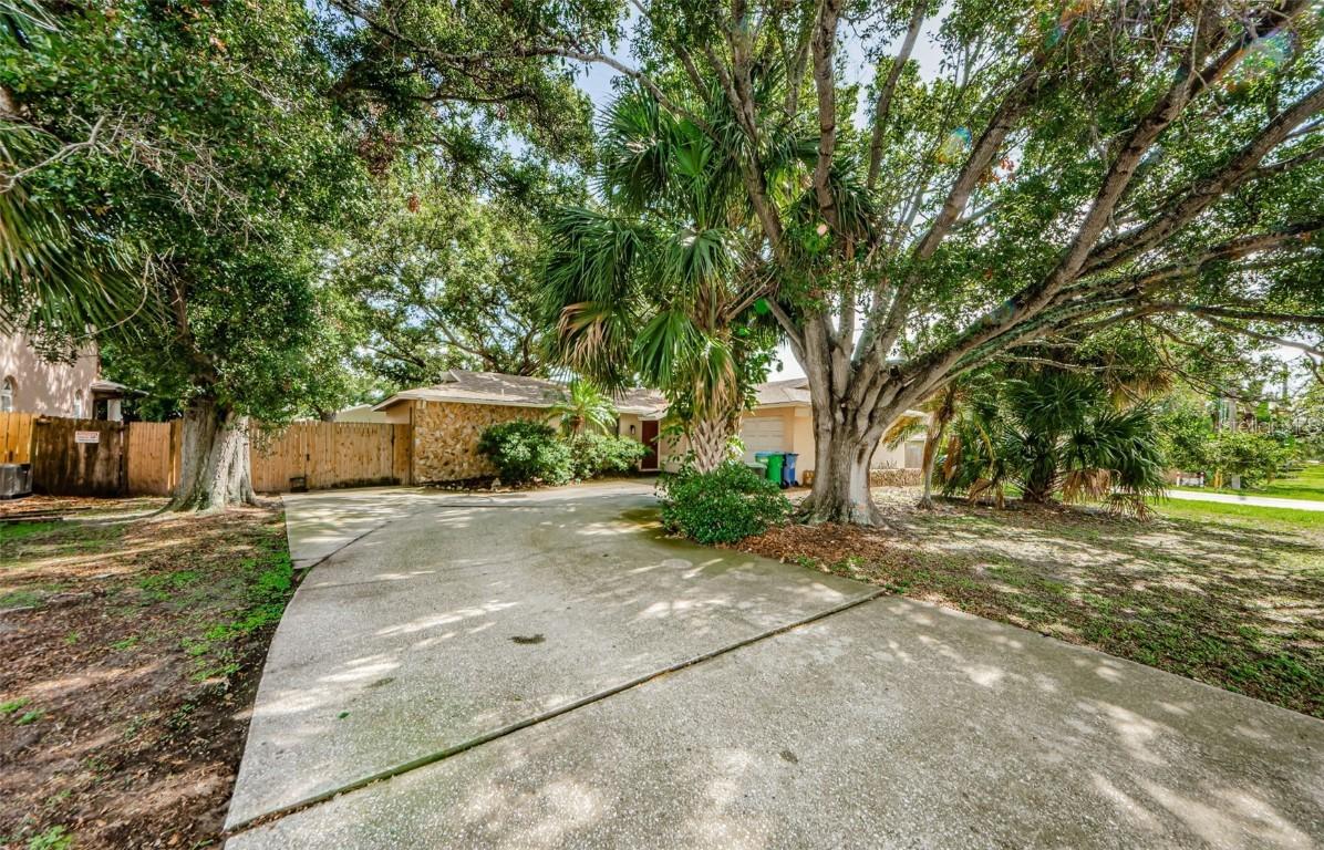11783 102nd Ave., Largo, FL 33778