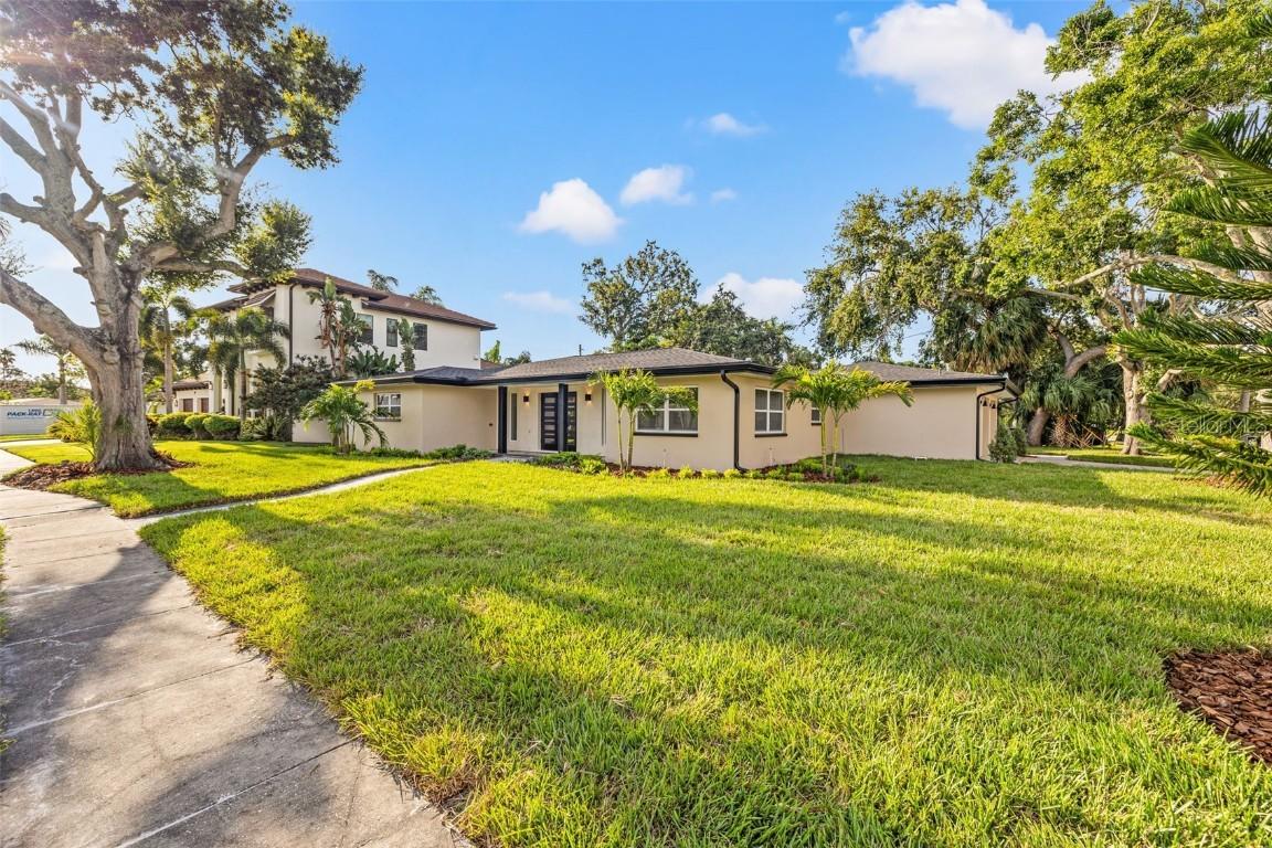 497 Capri Way, St Petersburg, FL 33704