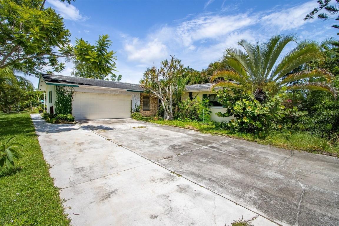 2137 Saint Croix Ave., Fort Myers, FL 33905
