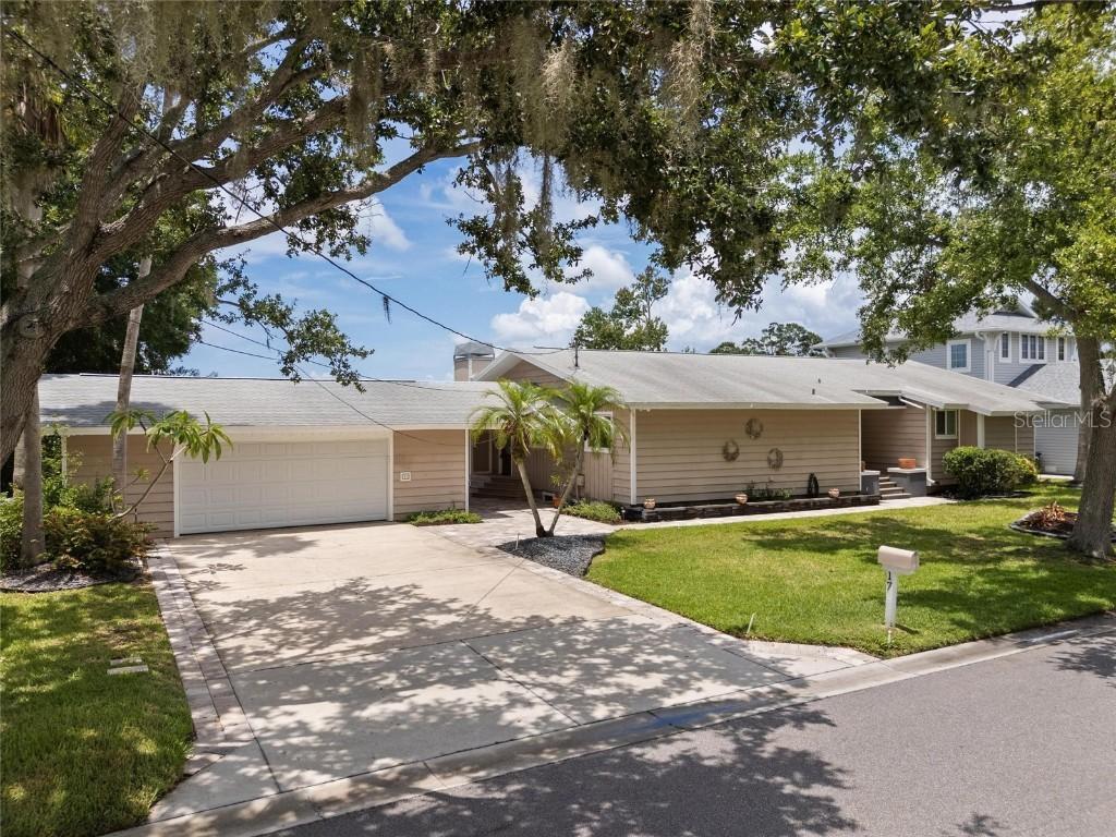 17 Freshwater Dr., Palm Harbor, FL 34684