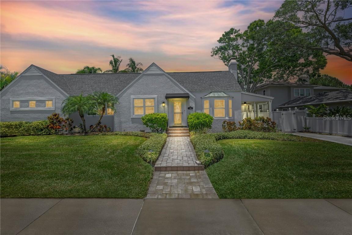 555 21st Ave., St Petersburg, FL 33704
