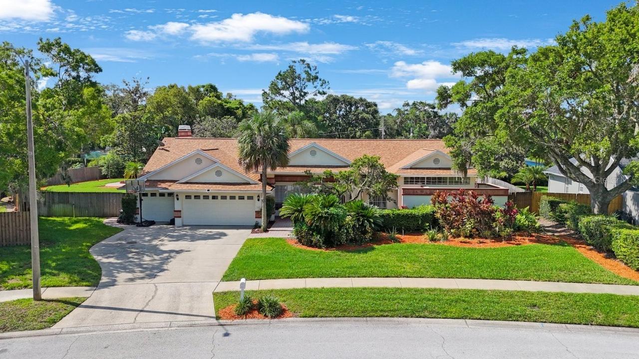 512 Crystal Grove Blvd., Lutz, FL 33548