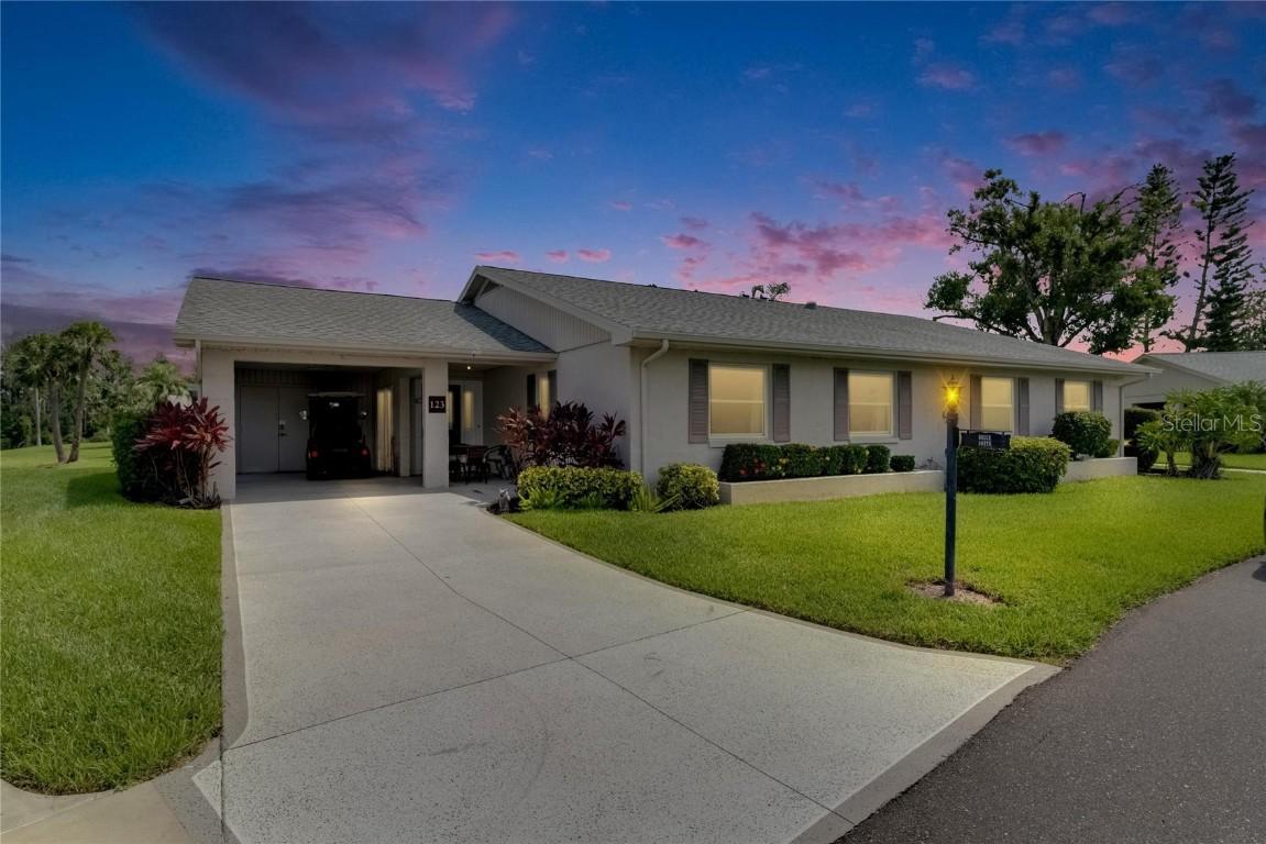 123 Glendower Cir., Sun City Center, FL 33573