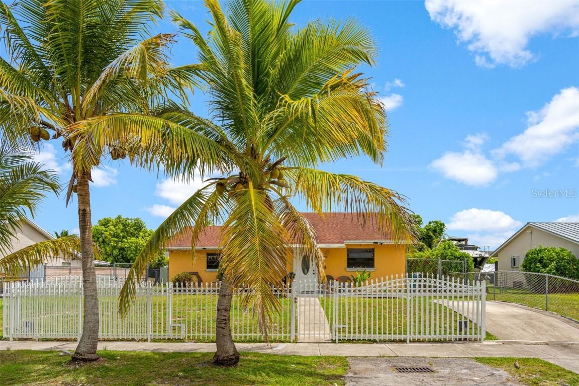 15950 SW 302nd Ter., Homestead, FL 33033