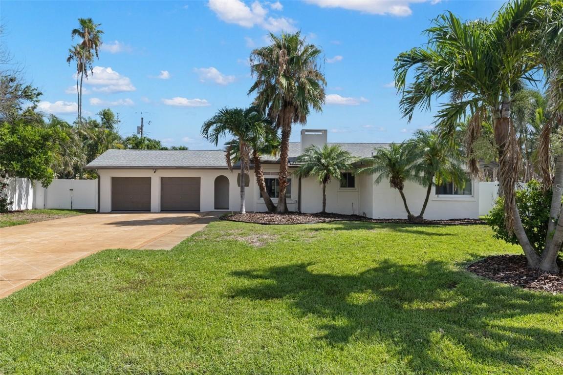 109 13th St., Belleair Beach, FL 33786
