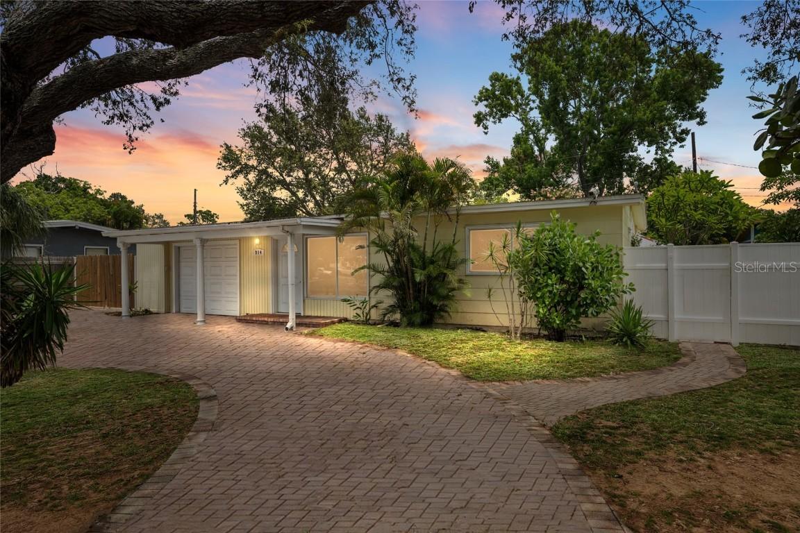 914 Sandpiper Way S Way, St Petersburg, FL 33707