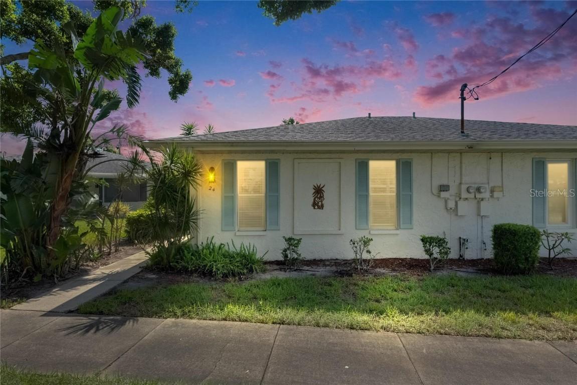 1903 Canterbury Ln. #B24, Sun City Center, FL 33573