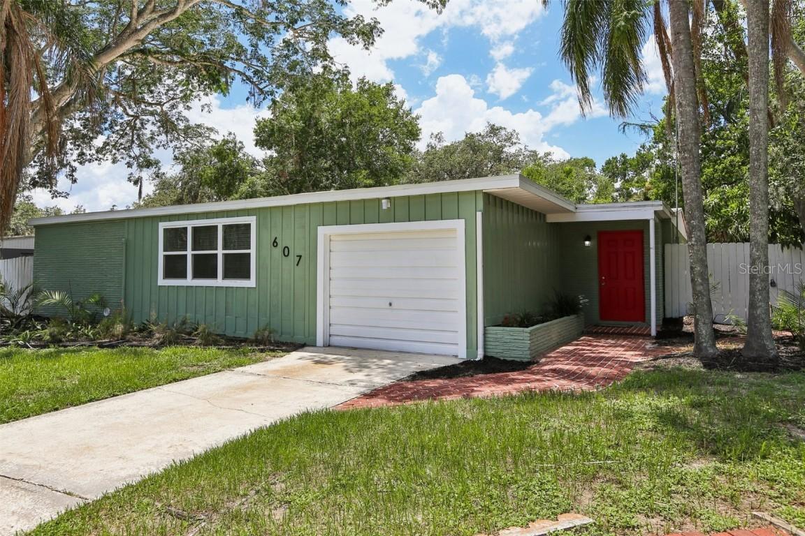 607 E River Dr., Temple Terrace, FL 33617