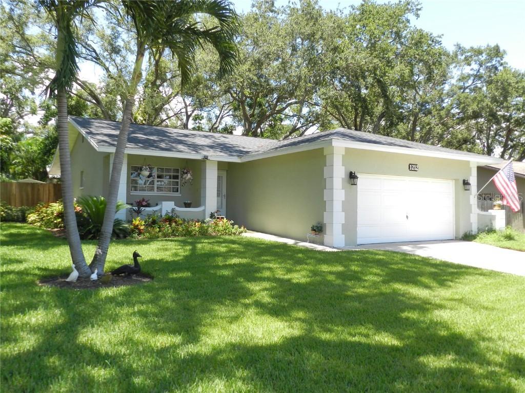 1212 Rosewood St., Largo, FL 33770