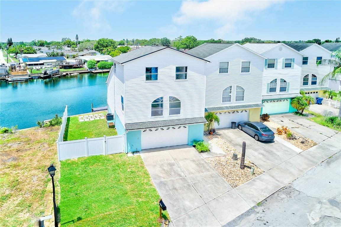 5253 Boardwalk St., Holiday, FL 34690