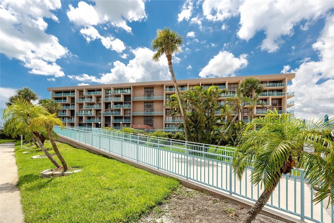 1 Key Capri #606W, Treasure Island, FL 33706