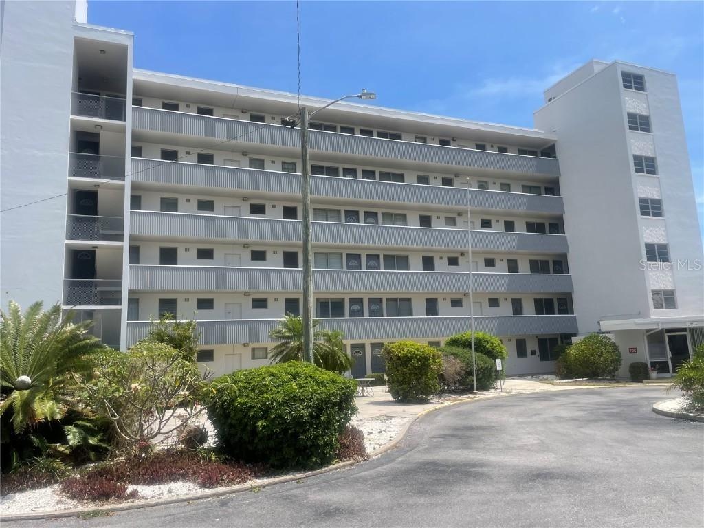 200 N Betty Ln. #5E, Clearwater, FL 33755