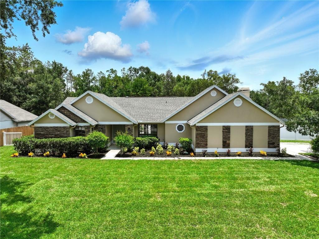 18522 Sunward Lake Pl., Lutz, FL 33549
