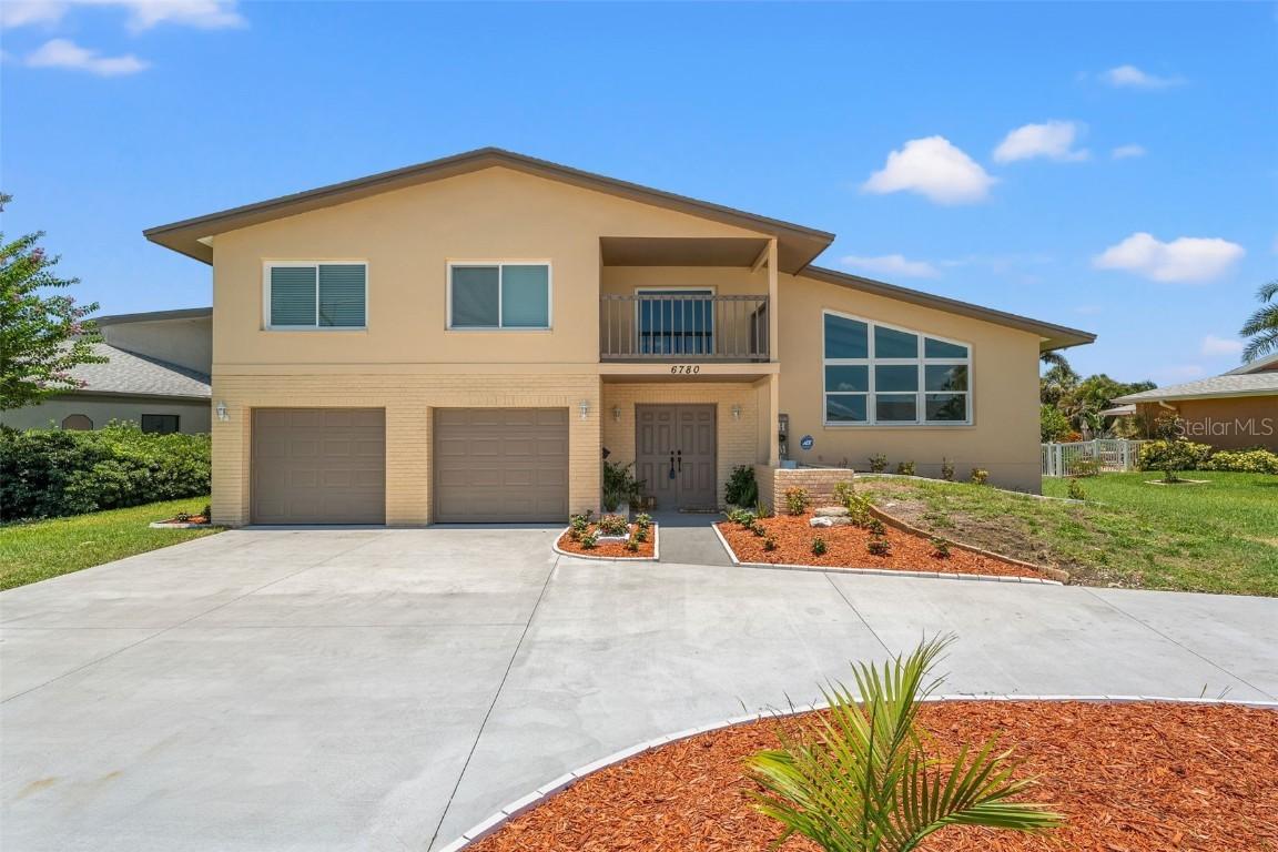 6780 Greenbrier Dr., Seminole, FL 33777