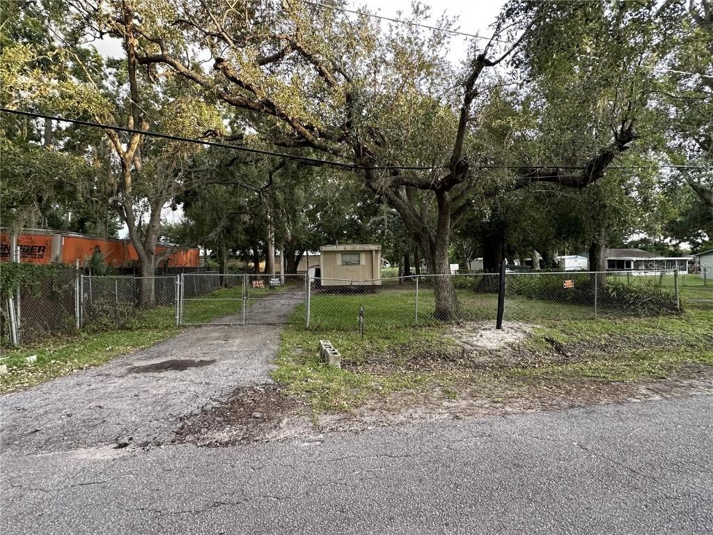 6125 Cliff Ave., Gibsonton, FL 33534