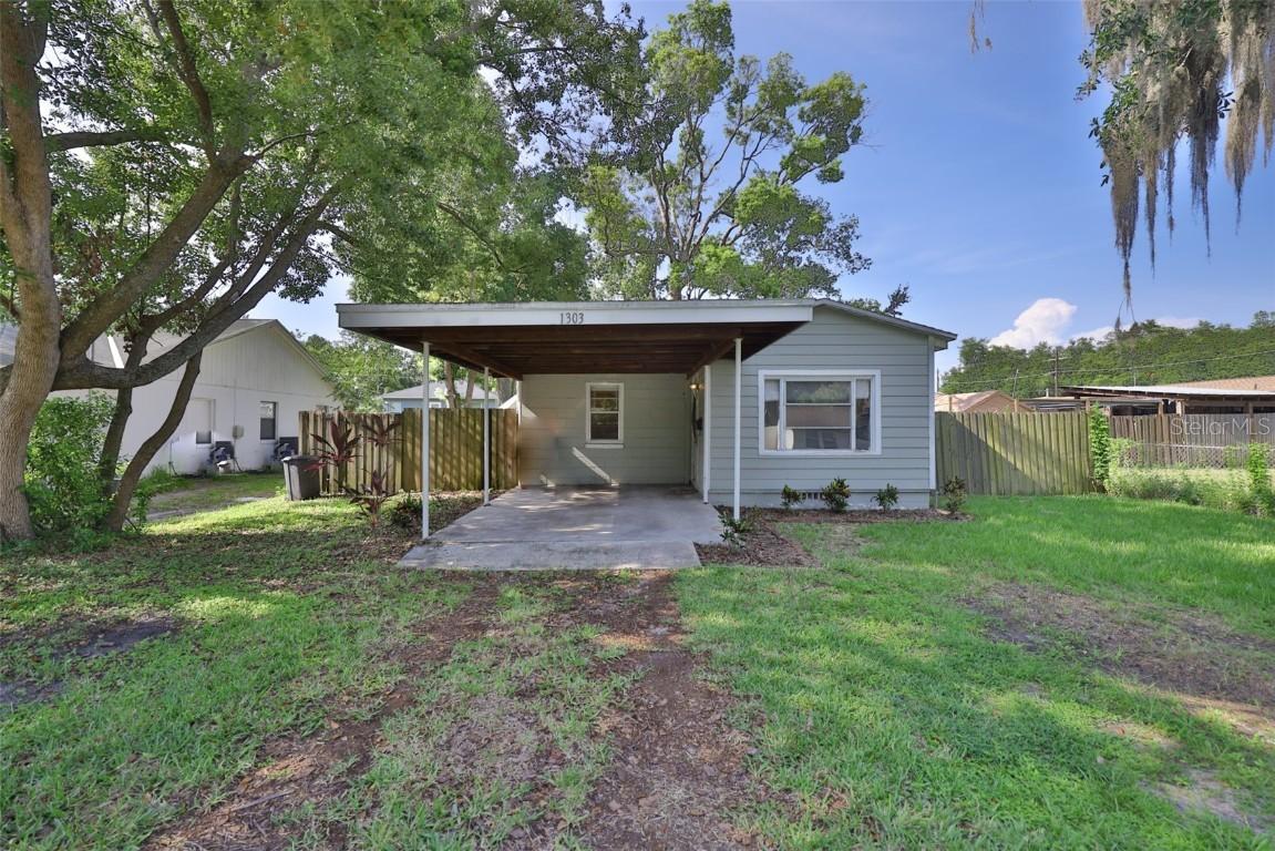 1303 E Cherry St., Plant City, FL 33563