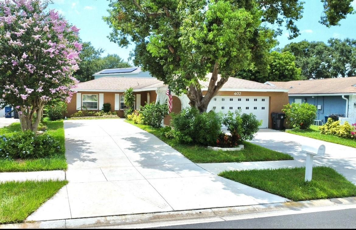 402 Evergreen Dr., Oldsmar, FL 34677