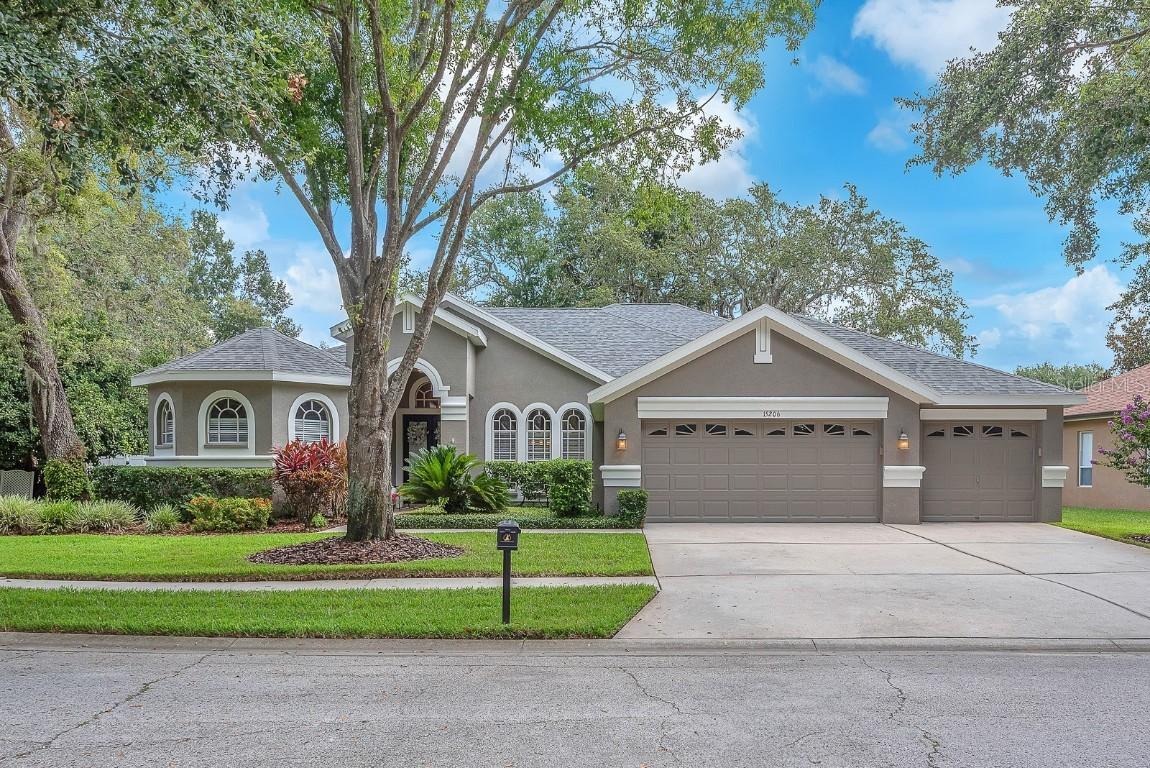 15206 Merlinpark Pl., Lithia, FL 33547