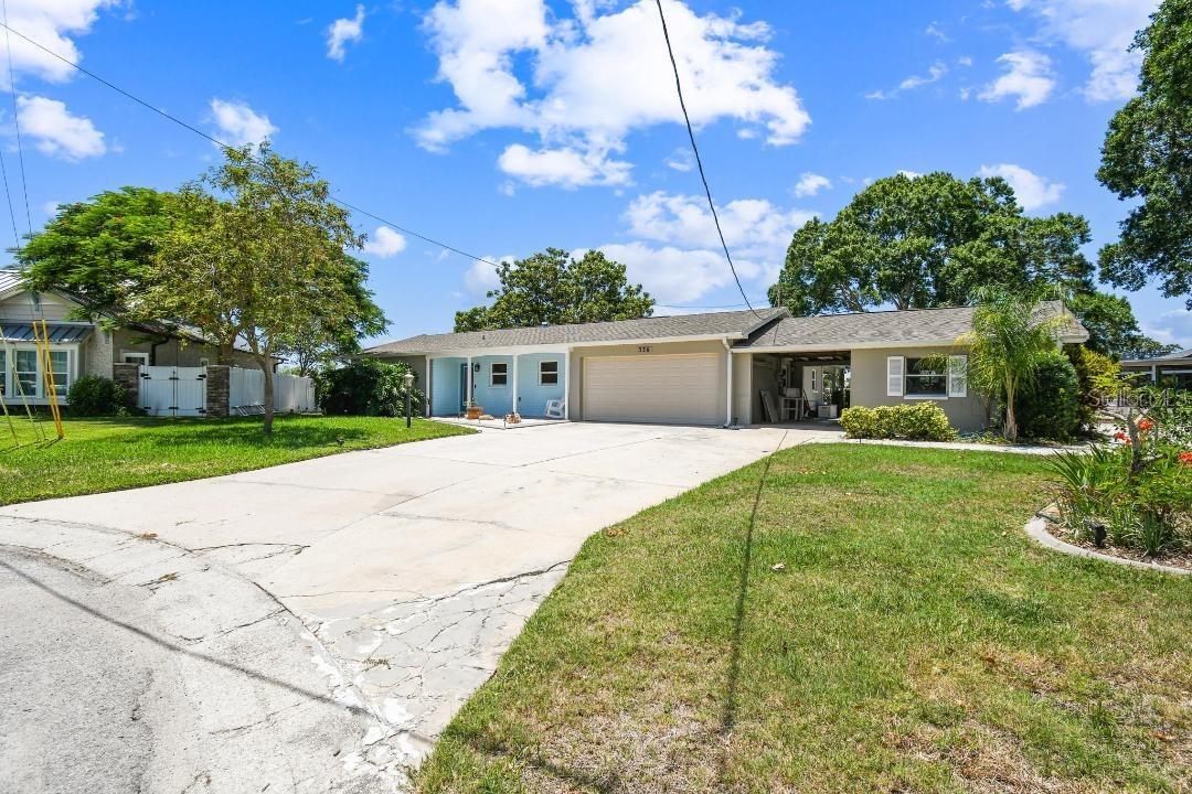 336 Westwinds Cir., Palm Harbor, FL 34683