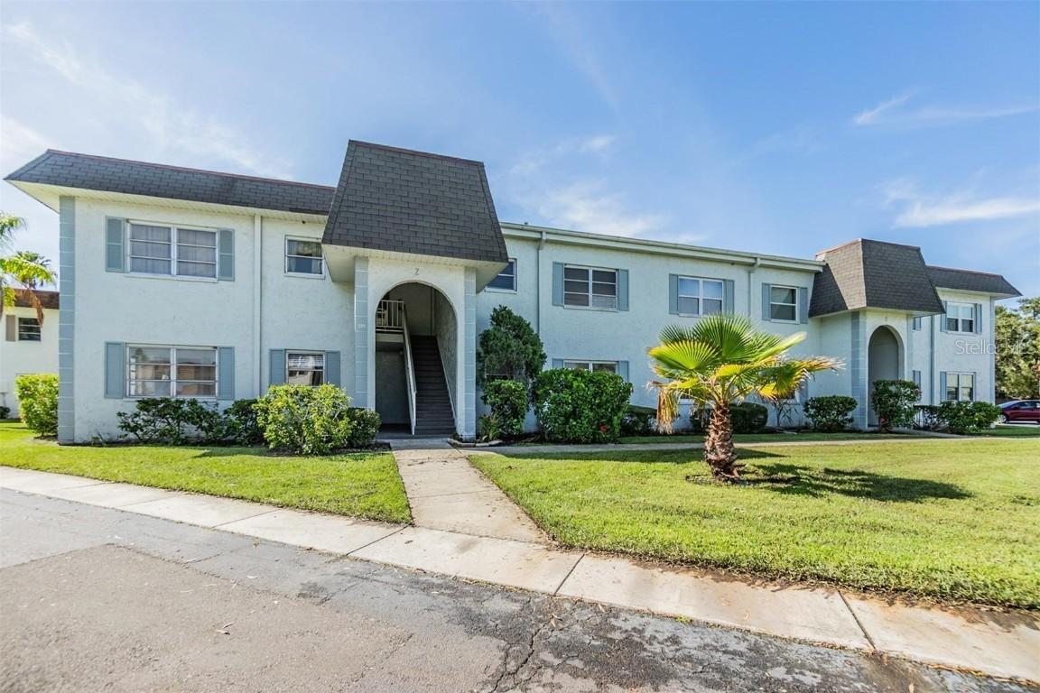 387 S Mcmullen Booth Rd. #16, Clearwater, FL 33759