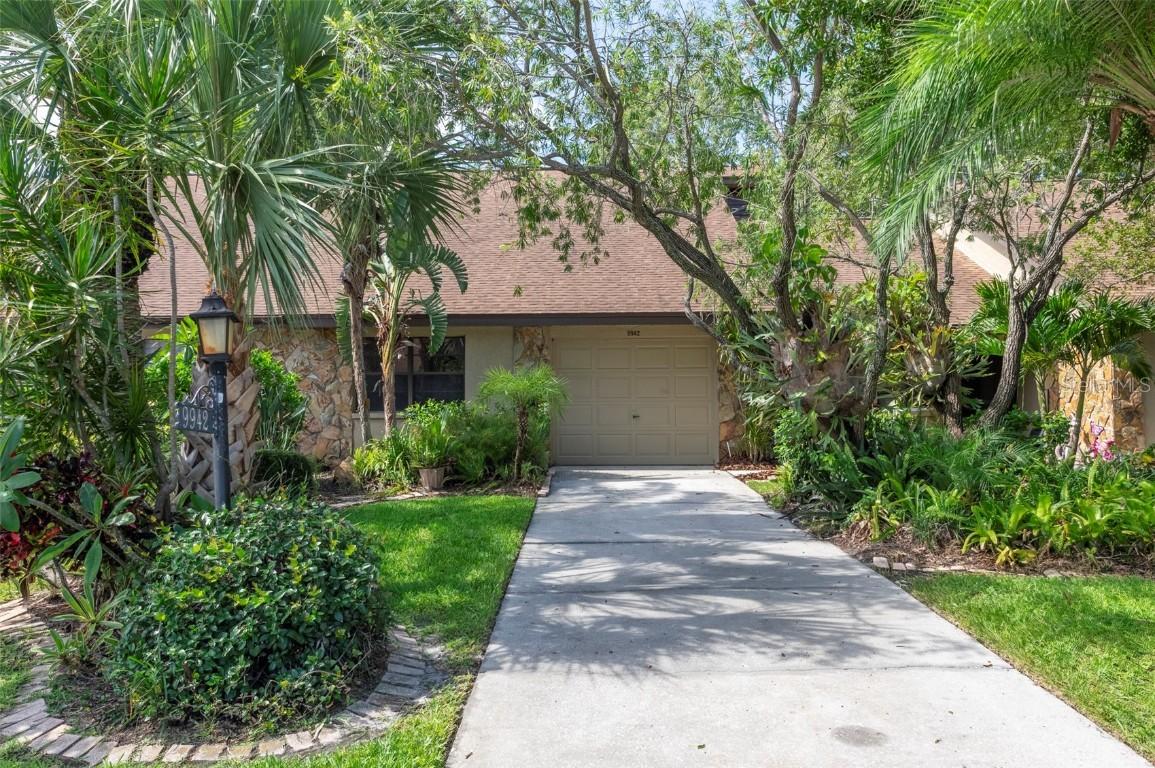 9942 Lake Seminole Dr., Largo, FL 33773