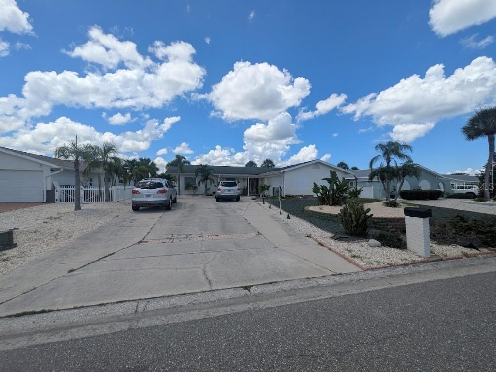 1008 Sago Palm Way, Apollo Beach, FL 33572