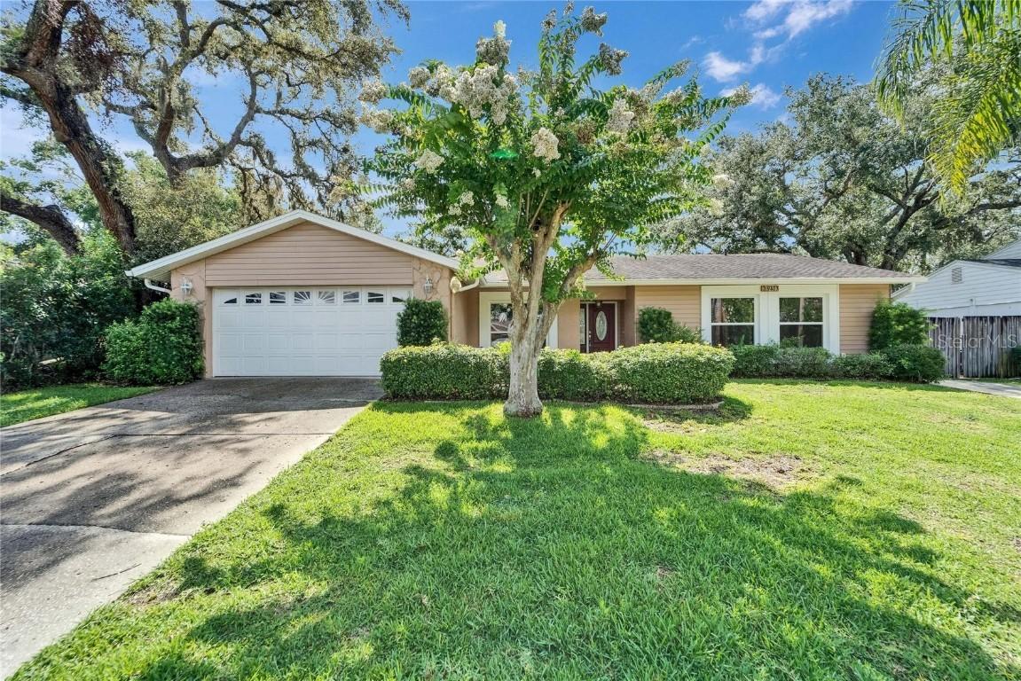 9403 Bellhaven St., Temple Terrace, FL 33637