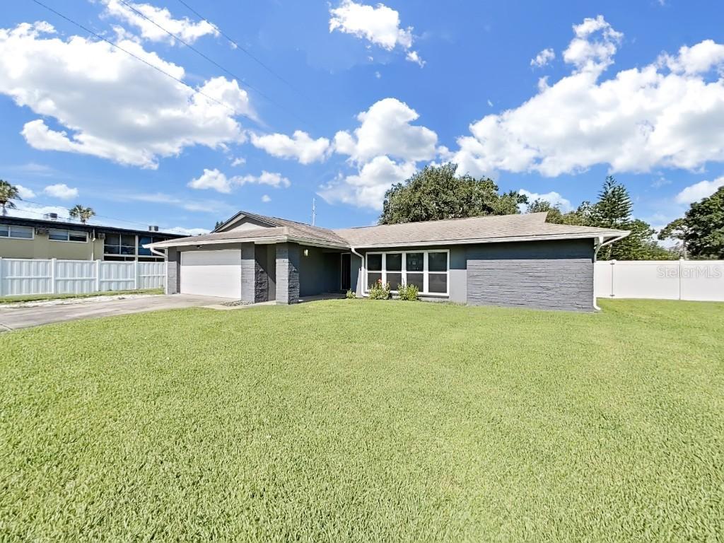 800 Embassy Rd., Largo, FL 33771