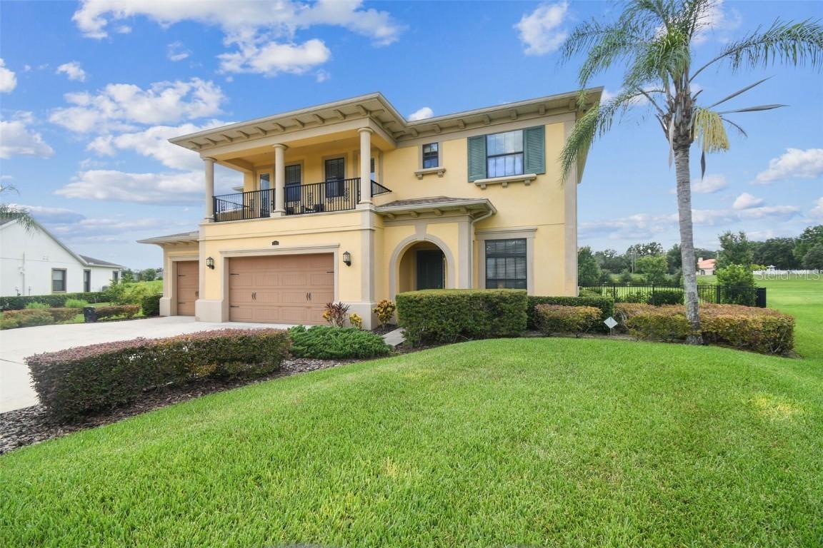 17914 Howsmoor Pl., Lutz, FL 33559