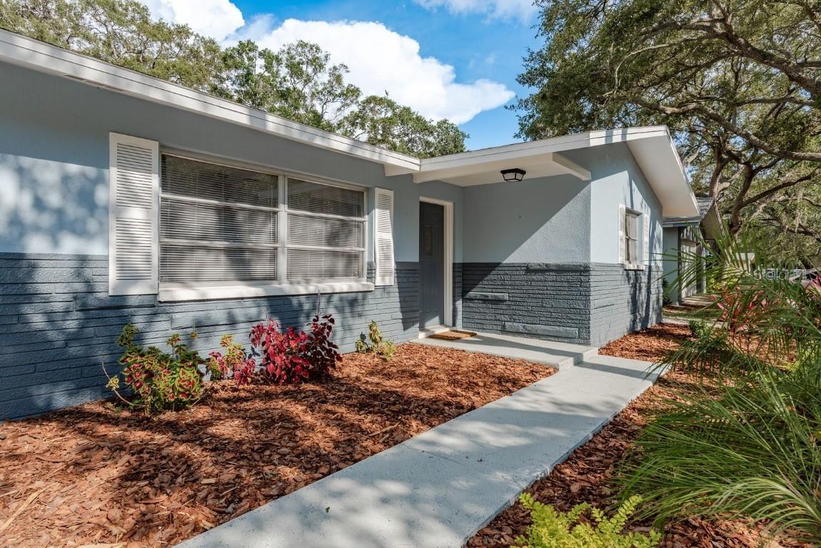 1949 Kings Hwy., Clearwater, FL 33755