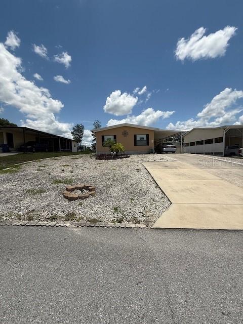 8466 Dickens Ave., Brooksville, FL 34613