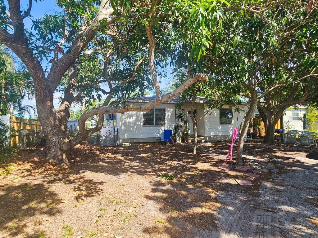 714 Gray St., Gulfport, FL 33707