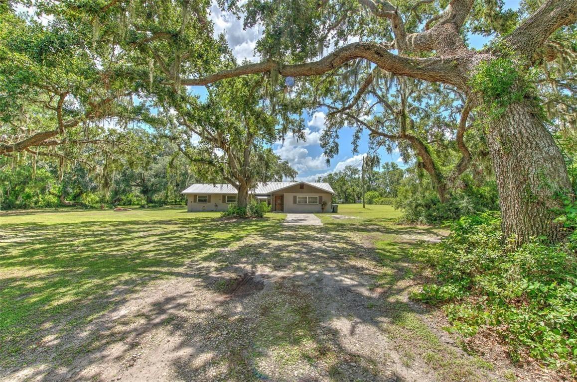 2610 Crestview Rd., Wimauma, FL 33598