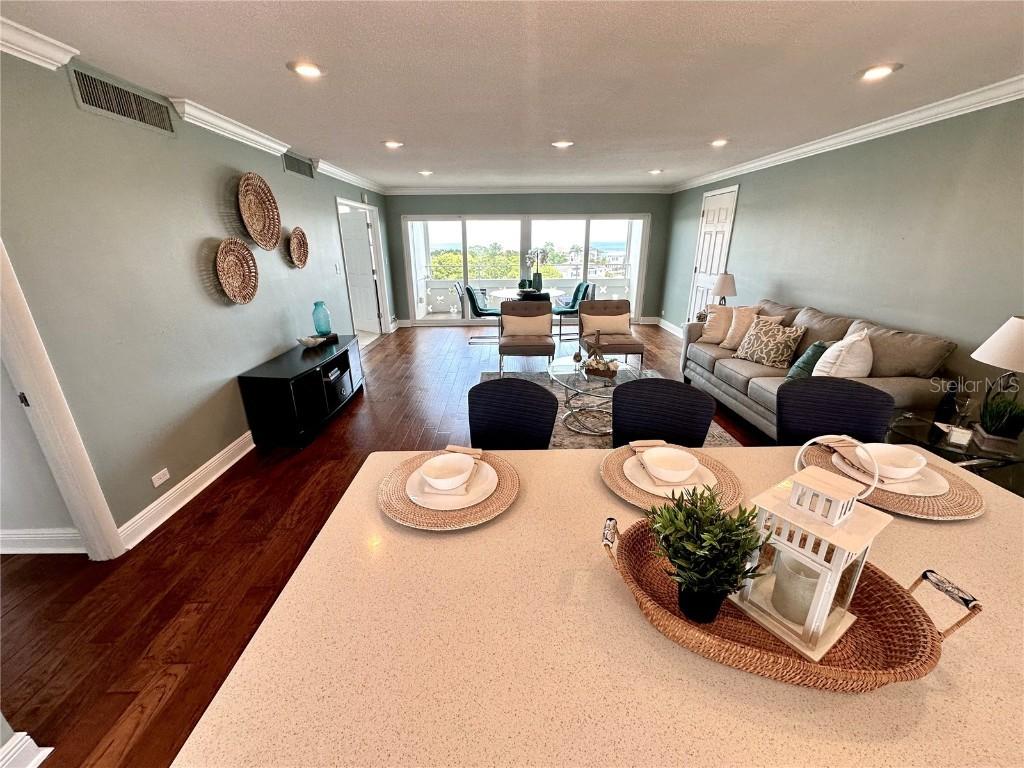 1365 Snell Isle Blvd. #6E, St Petersburg, FL 33704