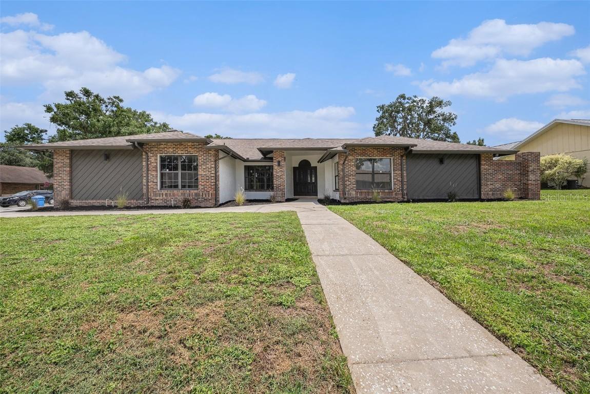 513 Sportsman Park Dr., Seffner, FL 33584